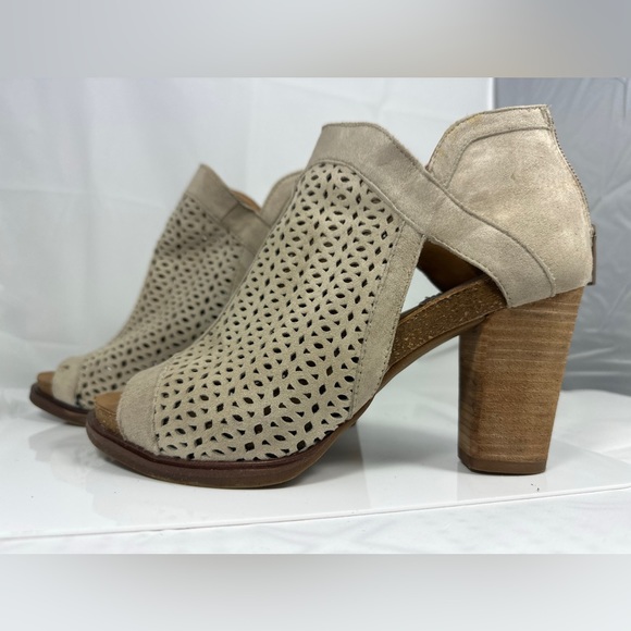 Söfft Open Toed Heeled Sandals, Size 6 1/2 - Picture 2 of 5